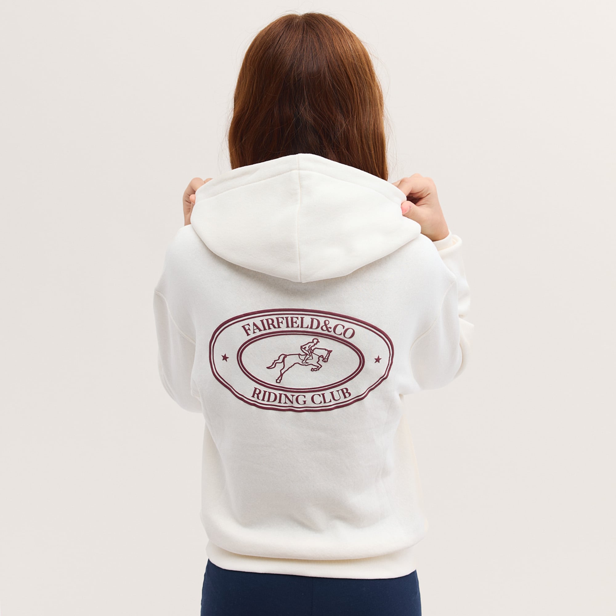 College Juniori Nicole Fairfield®