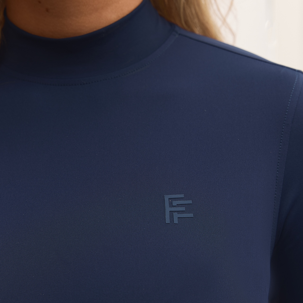 Tekninen toppi Grace Mock Neck Fairfield®