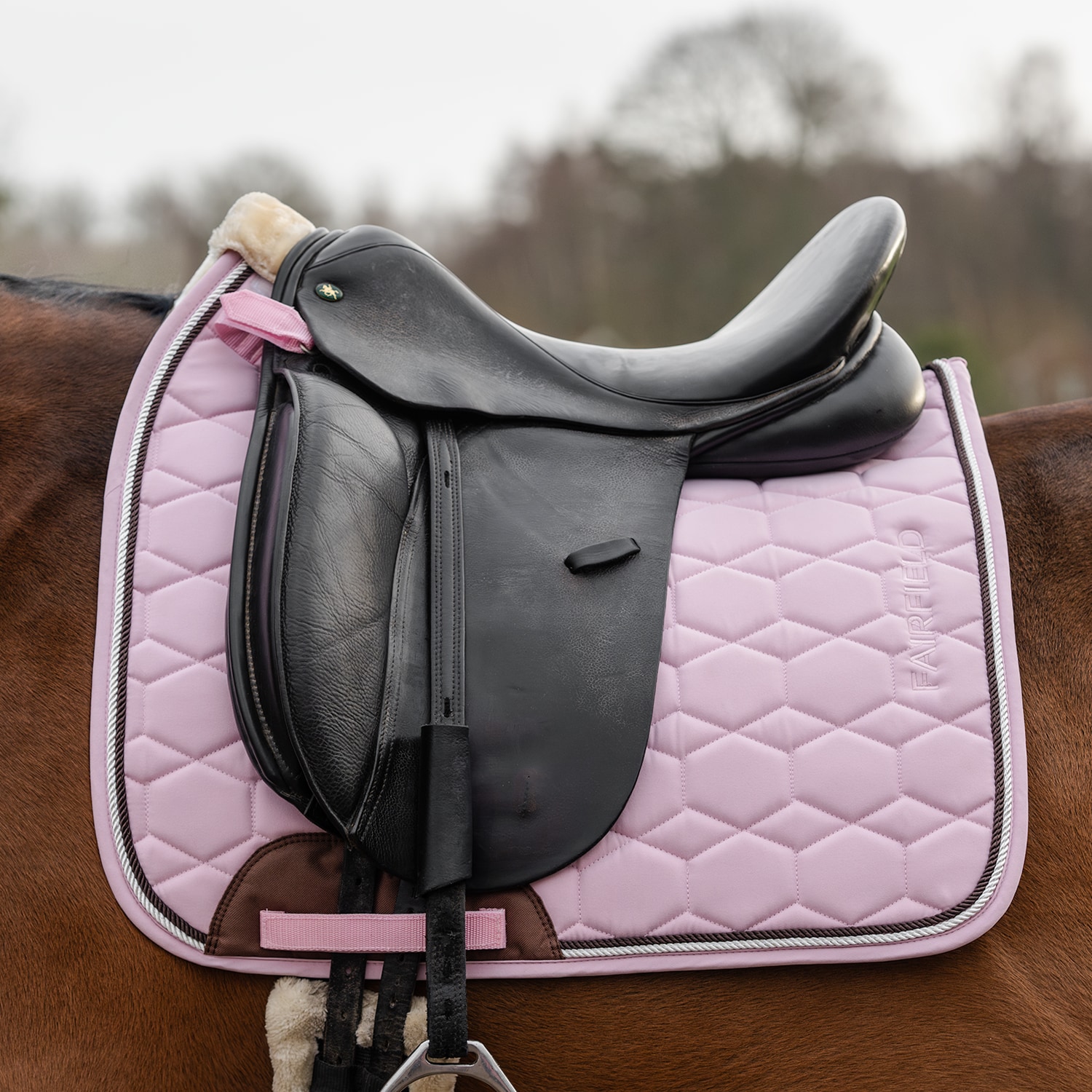 Kouluneliöhuopa Burghley Fairfield®