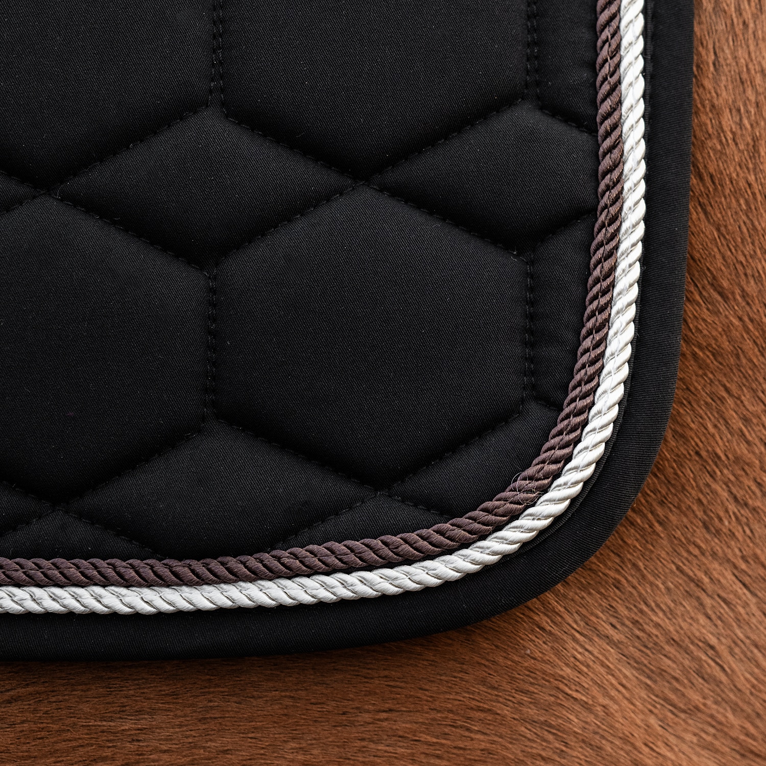 Kouluneliöhuopa Burghley Fairfield®