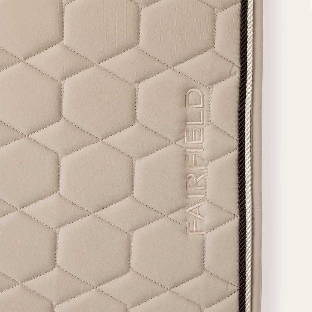 Kouluneliöhuopa Burghley Fairfield®