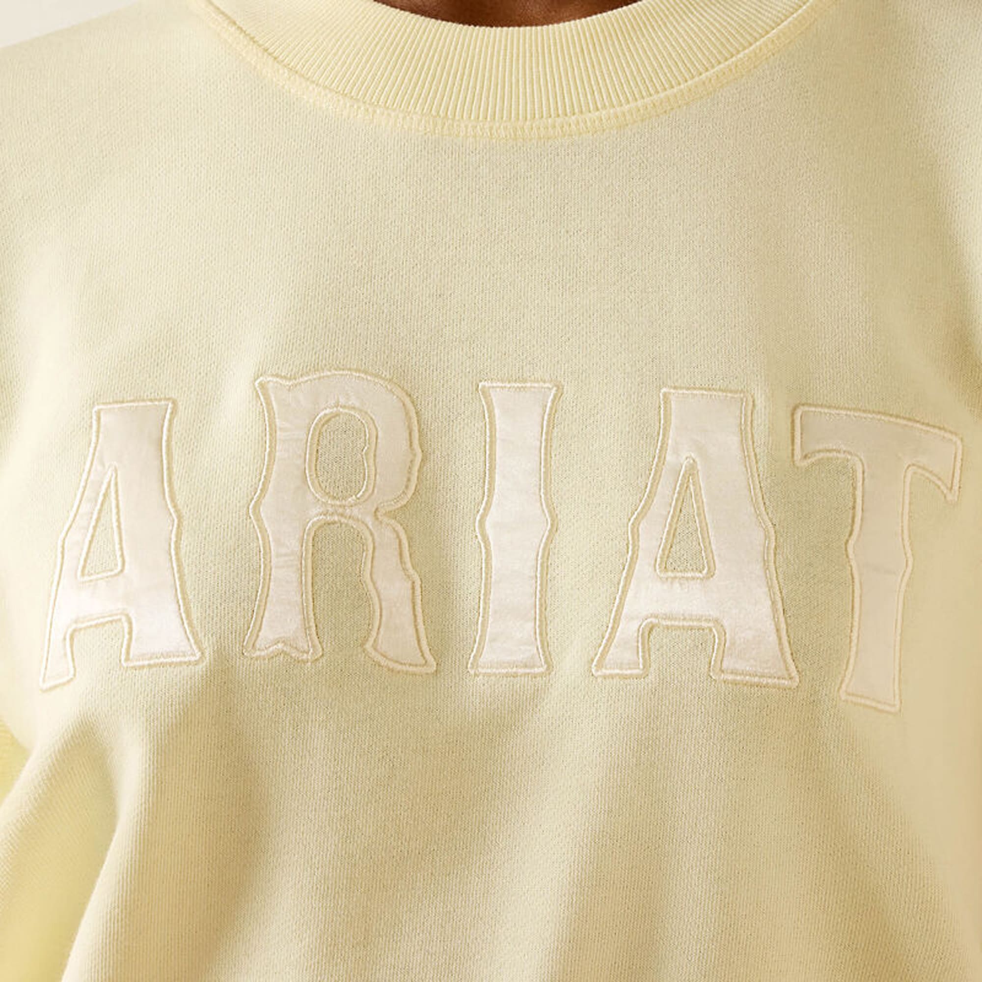 College Naiset Essential Crew Sweat ARIAT®